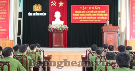 Khai giảng lớp tập huấn điều lệnh quân sự võ thuật