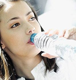 Mặt trái của nước là hàng nghìn thứ độc hại