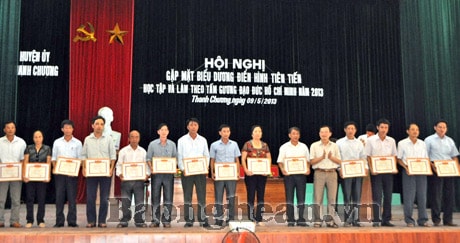 Thanh Chương: Biểu dương điển hình học tập và làm theo Bác.