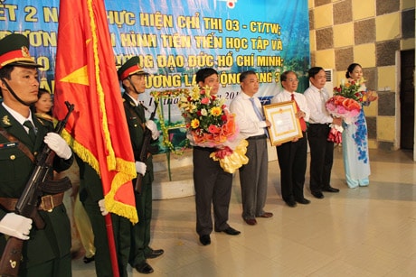 Thị xã Thái Hòa: Sơ kết 2 năm thực hiện Chỉ thị 03 và đón nhận Huân chương Lao động hạng 3