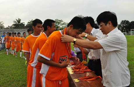 Đội Khoa giáo dục thể chất (ĐH Huế) giành ngôi vô địch