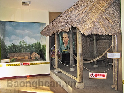 Bản Mạy nhớ Bác Hồ