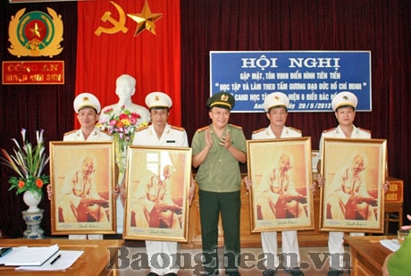 CA Anh Sơn: Tôn vinh điển hình học tập và làm theo Bác