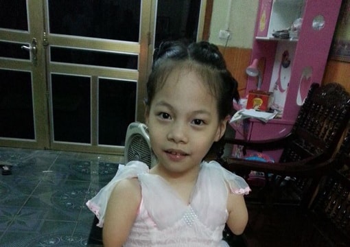 Lan truyền "thần tốc" chuyện em bé không tay không chân của VN