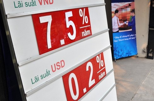 Có thể sớm dỡ trần lãi suất huy động