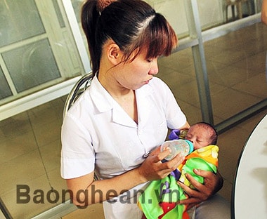 Cháu bé 1 tháng tuổi bị bỏ rơi với bệnh tim bẩm sinh