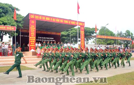 Đón nhận Huân chương Bảo vệ Tổ quốc hạng Ba