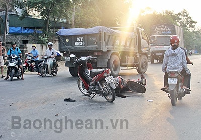 TNGT 02 người bị thương nặng