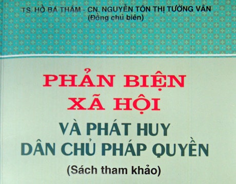 Dân trí, dân chủ và phản biện xã hội