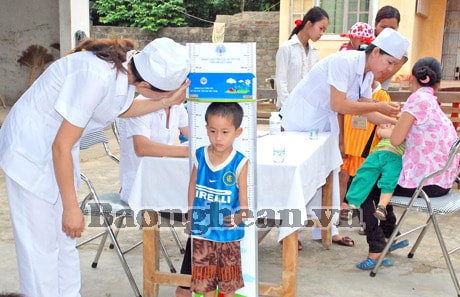 Ngành Y tế triển khai Ngày vi chất dinh dưỡng năm 2013