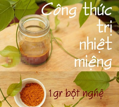Giải cứu bệnh nhiệt miệng bằng bột nghệ pha mật ong