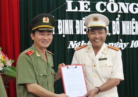 Công bố quyết định bổ nhiệm, điều động, luân chuyển cán bộ