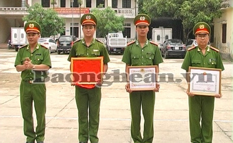 CA Quỳnh Lưu: 90 cán bộ chiến sỹ thi điều lệnh CAND