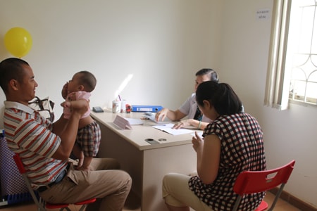 Trẻ sau bú mẹ cần chế độ dinh dưỡng như thế nào?