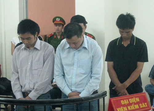 "Rút ruột" công trình cầu Nhật Tân, 4 kỹ sư trẻ lĩnh án tù