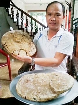 Phát hiện hai cây nấm linh chi khủng nặng 3,6kg