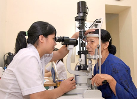 1,2 triệu người cao tuổi được khám và tư vấn miễn phí các bệnh về mắt