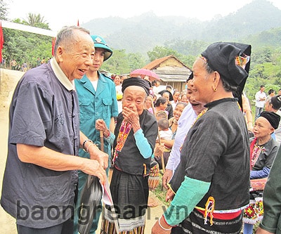 Ghi nhận hơn nữa đóng góp của người uy tín trong đồng bào các dân tộc thiểu số