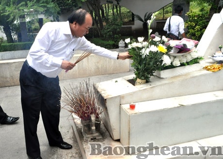 Phó Thủ tướng Nguyễn Xuân Phúc dâng hương tại Khu di tích Ngã ba Đồng Lộc