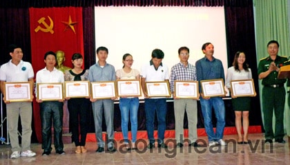 Bế mạc huấn luyện quân sự, giáo dục chính trị cho lực lượng tự vệ cụm 10