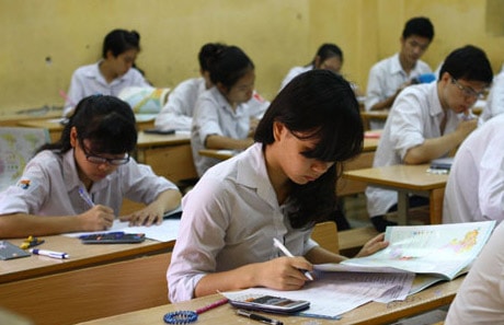 Bộ GD-ĐT: Chưa bỏ kỳ thi tốt nghiệp THPT