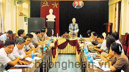 Đồng chí Đinh Thị Lệ Thanh làm việc với Sở Văn hóa, Thể thao & Du lịch