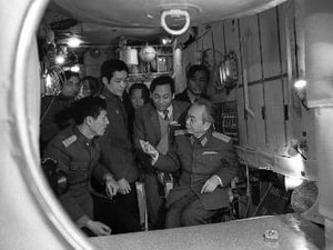 Tổng Bí thư chúc thọ Đại tướng Võ Nguyên Giáp