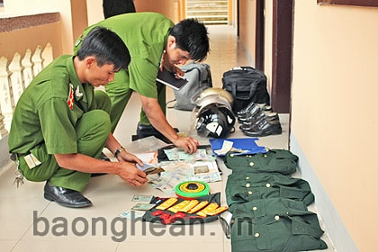 Giả danh sỹ quan quân đội để lừa đảo