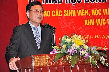 130 sinh viên và học viên sau đại học khu vực miền Bắc nhận học bổng Vallet