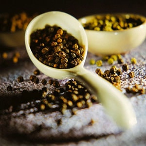 Hạt tiêu trị đau răng