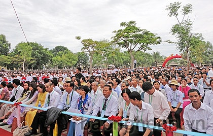 Lễ tấn phong Giám mục phụ tá Giáo phận Vinh diễn ra trong không khí an lành, trật tự