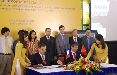 Ra mắt bộ tem về A. Yersin và chuyên trang Việt - Pháp