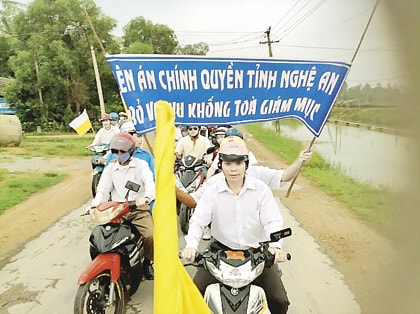 Ai đã bất chấp pháp luật, tiếp tay cho kẻ địch?