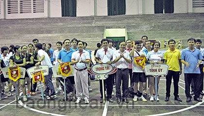 Khai mạc giải cầu lông tỉnh Nghệ An năm 2013