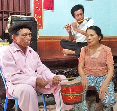 “Câu ví dặm bên dòng sông Lam…”