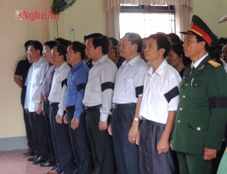 Các địa phương, đơn vị trong tỉnh kính viếng Đại tướng Võ Nguyên Giáp