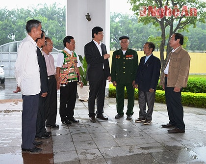 Hạt giống đỏ của bản làng