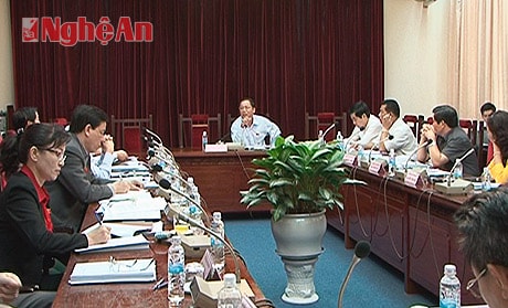 Quốc hội thảo luận tại tổ về dự toán ngân sách, chương trình MTQG