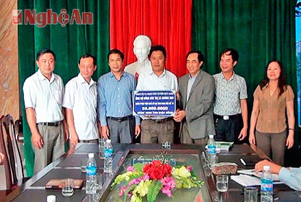 Các địa phương, đơn vị ủng hộ đồng bào vùng lũ Hoàng Mai, Quỳnh Lưu