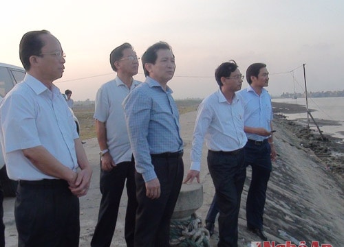 Lãnh đạo tỉnh kiểm tra công tác phòng chống bão số 12