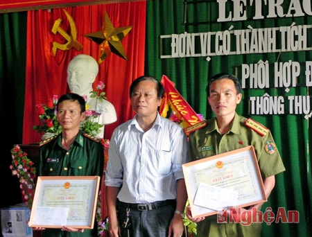 Quế Phong: Khen thưởng lực lượng truy bắt tội phạm ma tuý