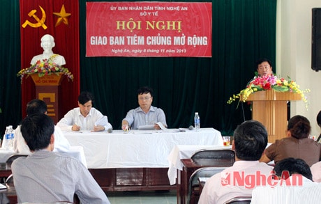 Hội nghị giao ban tiêm chủng mở rộng năm 2013