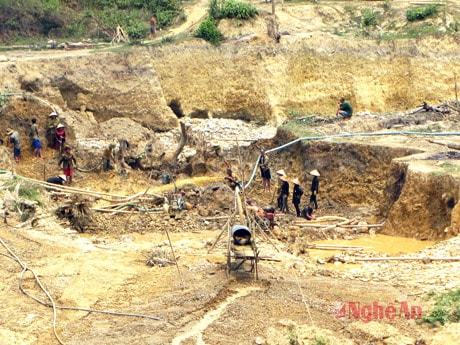 Kỷ niệm một chuyến vào vùng vàng tặc