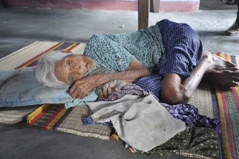 Thí điểm xây dựng cơ sở chăm sóc người già cô đơn