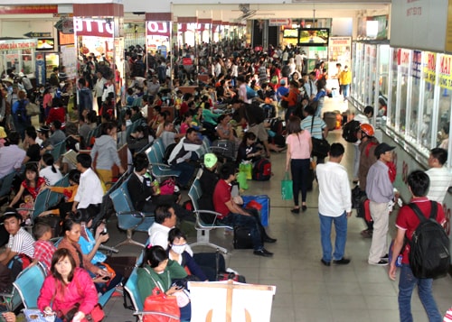 Giá vé xe Tết Giáp Ngọ tăng cao nhất 60%