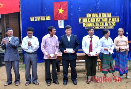 Bản Phảy (Xiêng My) rực rỡ trong ngày hội