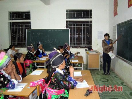 Lớp học "đặc biệt" ở Nậm Càn