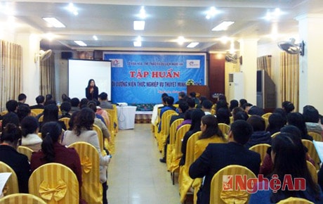 Bồi dưỡng nghiệp vụ thuyết minh viên du lịch