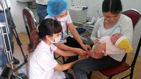 Điều tra nguyên nhân bé gái tử vong sau tiêm Quinvaxem