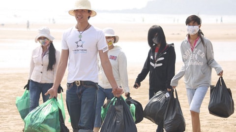 Việt Nam và Tổ chức phi chính phủ hợp tác bảo vệ môi trường